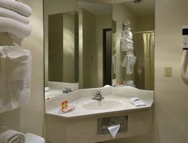 Howard Johnson Inn Tybee Island Savannah Ga Номер фото